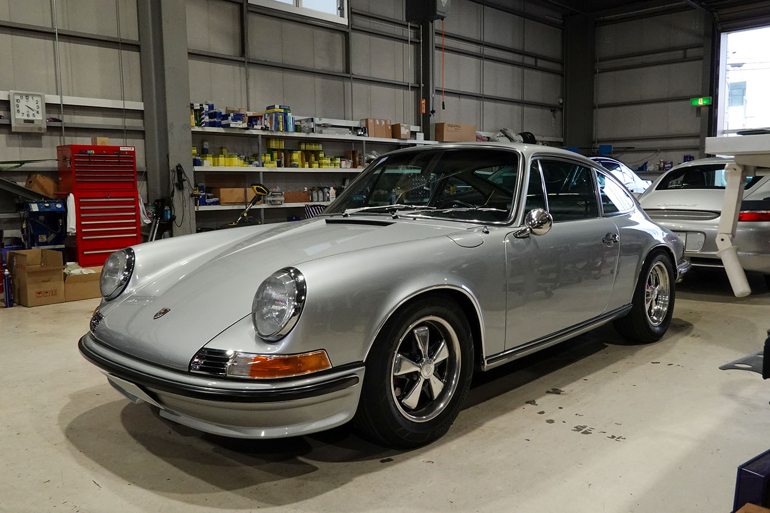 ナローポルシェ。まずはコックピットを好みの仕様に｜タイプ901 ポルシェ 911S 2.7 | ポルシェ専門店・修理販売Jスクエア