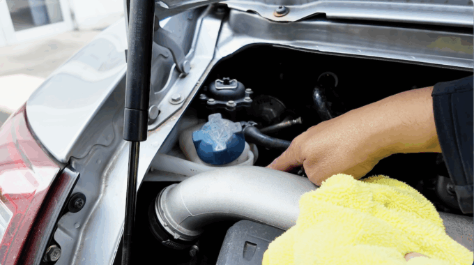 【ポルシェの水漏れ】冷却水、エアコンの水との見分け方＆対処法・動画公開しました。